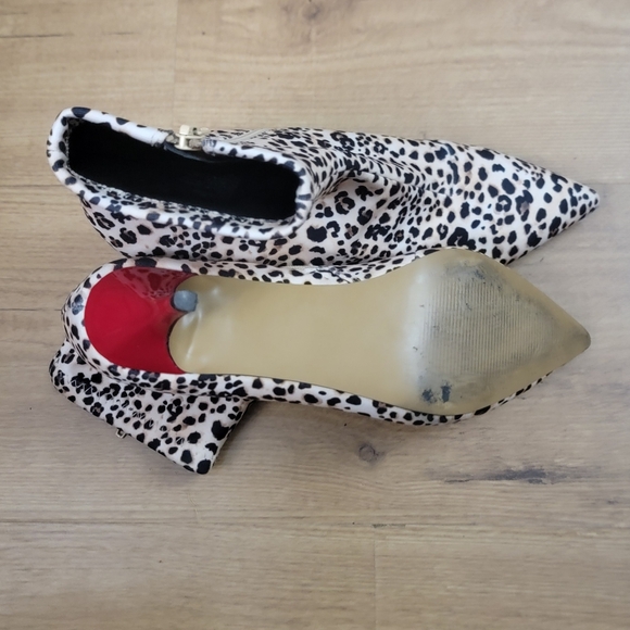 Betsey Johnson Verona Booties - Picture 12 of 12